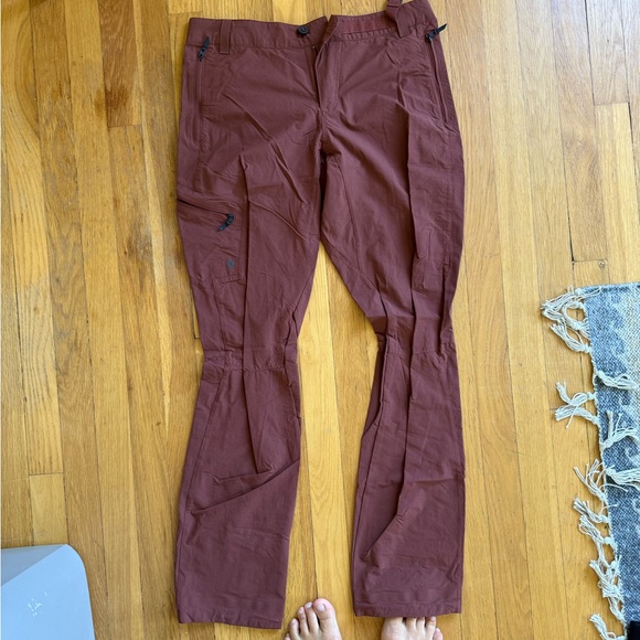 Woman’s Alpine Maroon Outdoor Pants - Picture 1 of 5